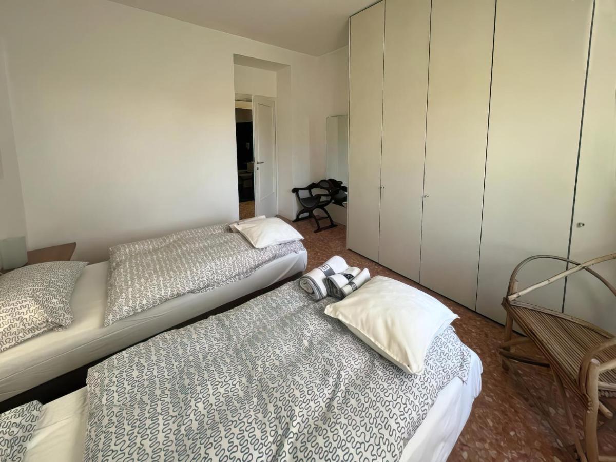 Casa Vacanze Le Violette Villa Brunate Exteriör bild