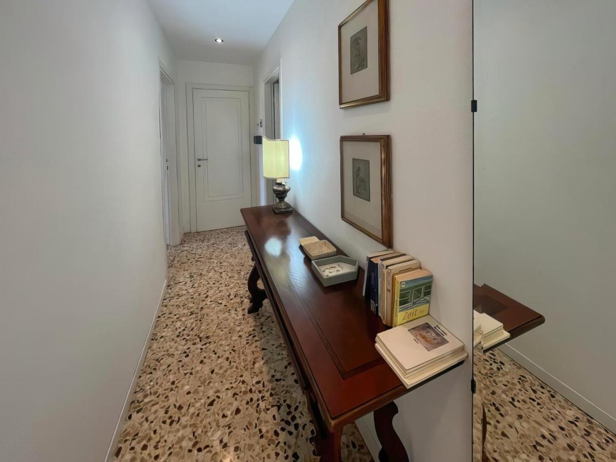 Casa Vacanze Le Violette Villa Brunate Exteriör bild